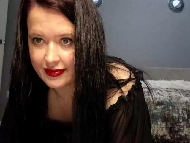 Freechat LoveCatsuit on BongaCams