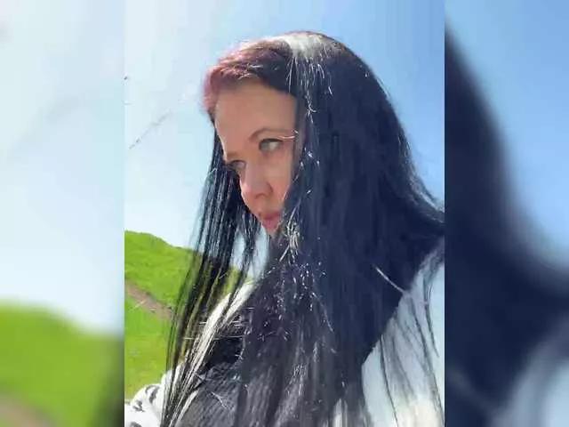 Freechat LoveCatsuit on BongaCams