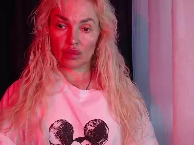 Freechat Margo77-1 on BongaCams