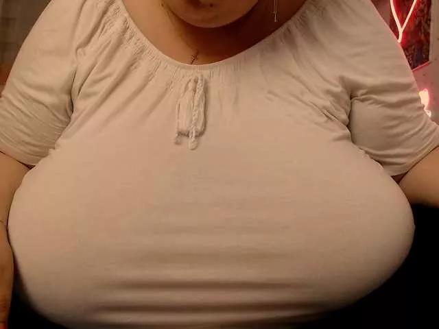 Offline Mayabigtitss on BongaCams