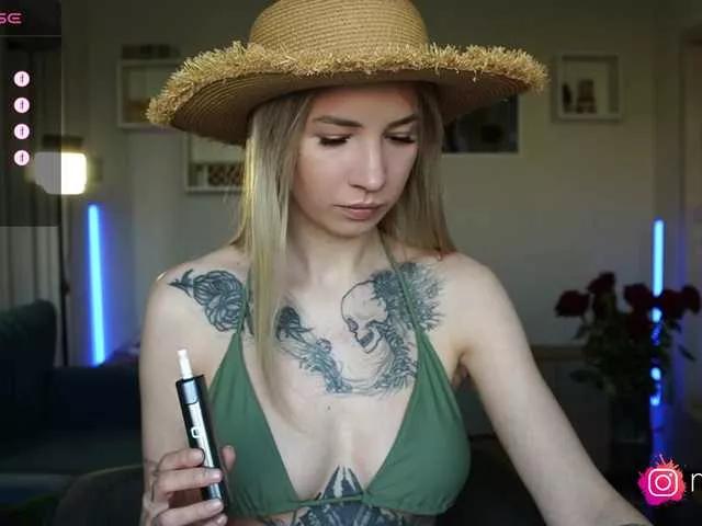 Freechat mel-collins on BongaCams