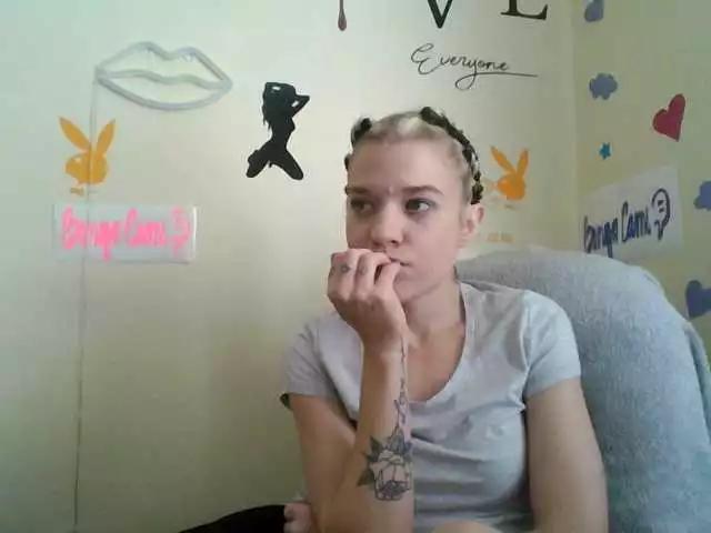 Offline mermaidlexi on BongaCams
