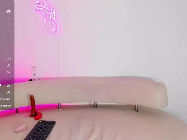 Mia-everly — My world of pleasure includes: hot blowjob, deep throat with full saliva, set up a dildo, submission, roles game, feet fetishism, Blow Job, do you want us to play pleasure?