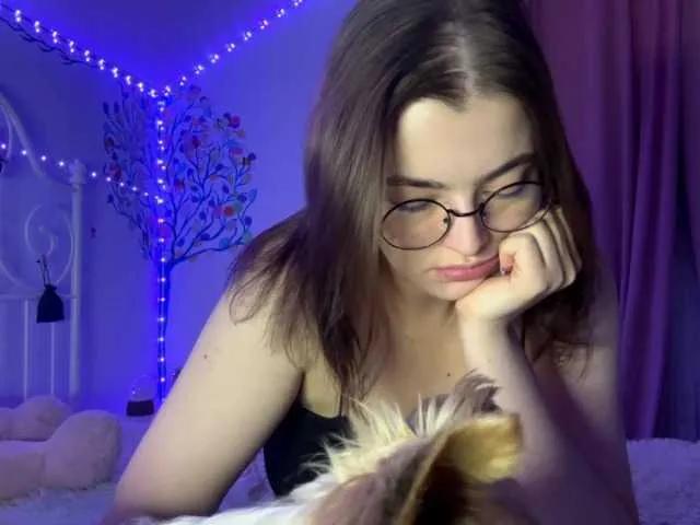 BongaCams MoiraSesay is Freechat MoiraSesay — I like it when someone gently kisses my neck. Then, their hands slowly move down from my neck, making goosebumps run all over my body.