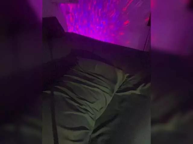 Offline Montenegro8 on BongaCams