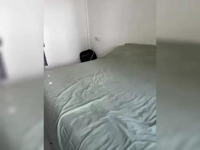 Offline Montenegro8 on BongaCams