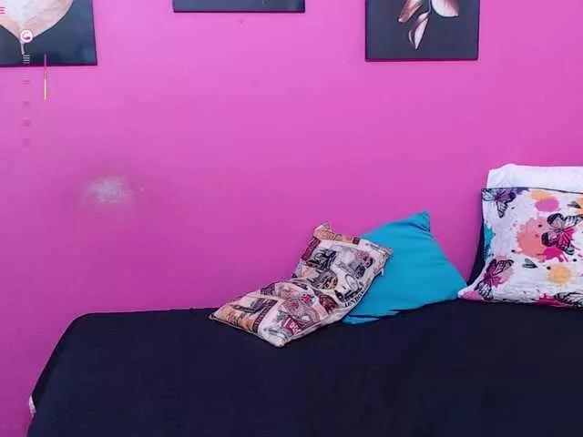 Offline naturalmoommy on BongaCams