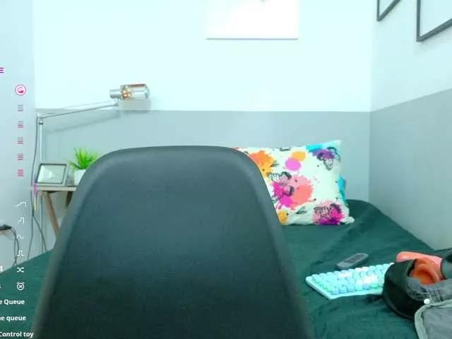 Offline naturalmoommy on BongaCams