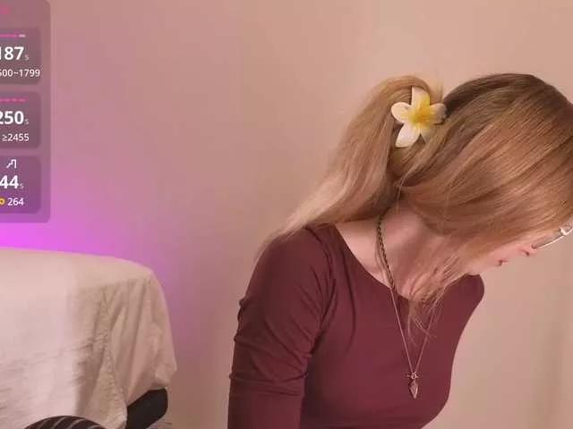 Offline Nikki-Gia on BongaCams