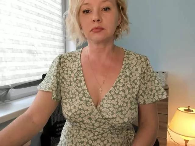 Offline Olga1W on BongaCams