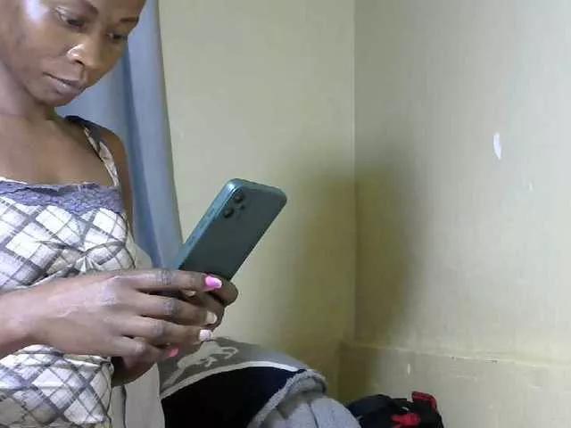 Offline PrettyAlianah on BongaCams