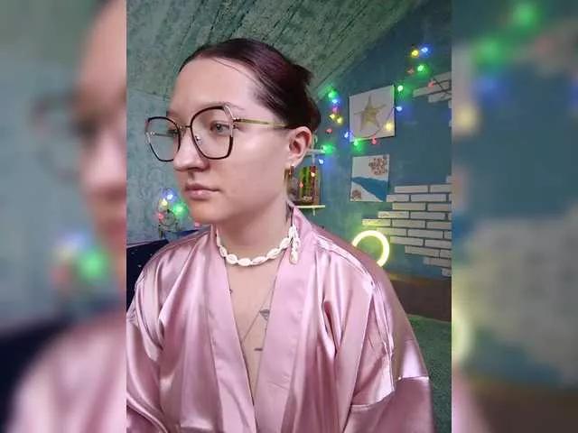 Offline Rosia-Guess on BongaCams