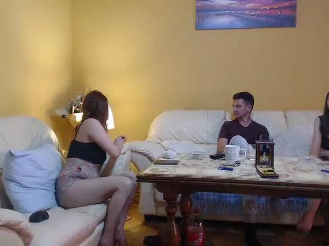 Offline RuxandraDanny on BongaCams