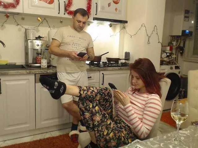 Offline RuxandraDanny on BongaCams