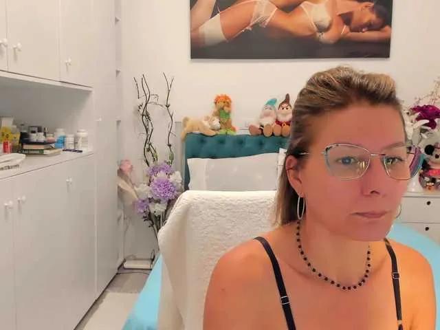 SalomeJade — Your attention :))))