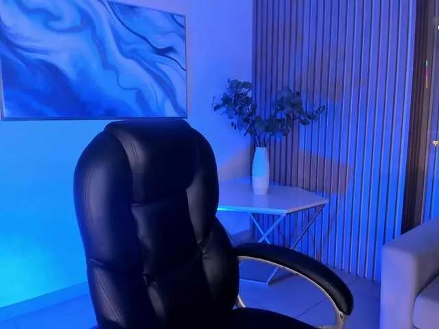 SamanthaKlein — I get horny with educated, kinky people who want to be naughty... I love that they treat me with love, but I love being your bad girl and awakening your darkest desires.
