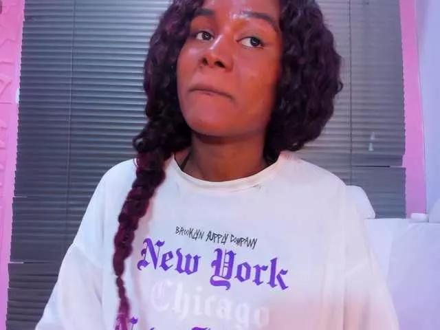 SashaLuxx on BongaCams 