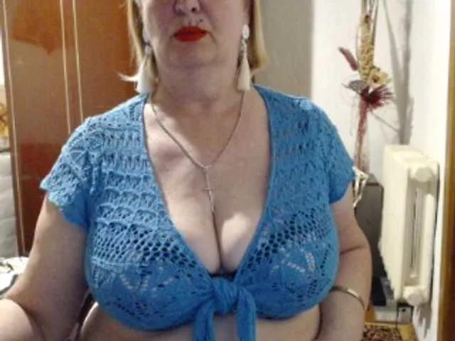 secretfox — Deep and passionate love, yeah you might get hurt but it is the only way to live the life fully