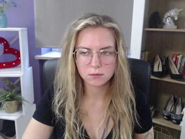 Freechat soft-zoey on BongaCams