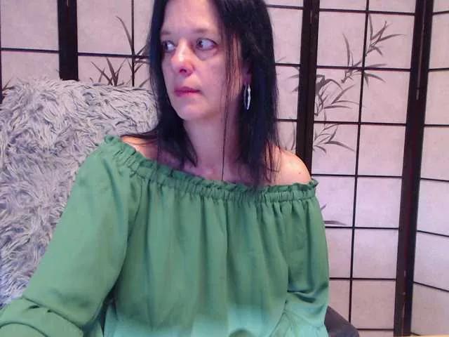 SweetLongLips on BongaCams 