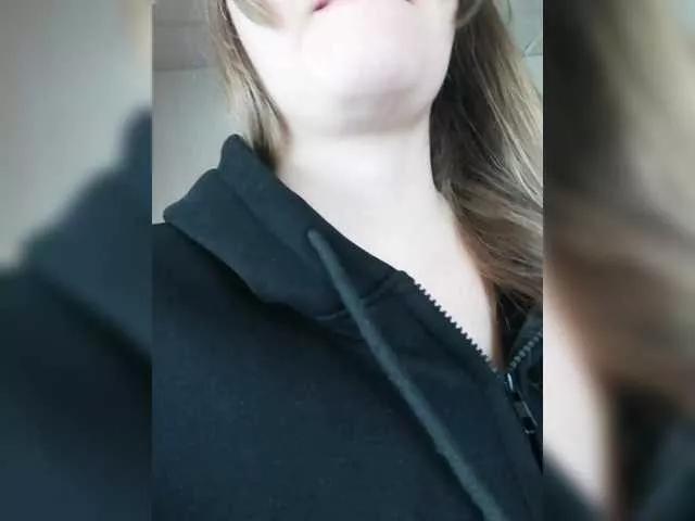 Offline Viktoria-play on BongaCams