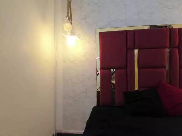 Offline violetsmith on BongaCams