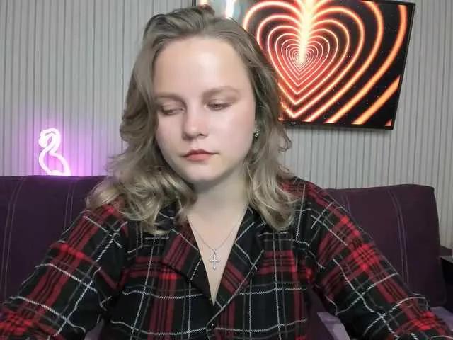 WebSamkaa — Hmm..interesting question  I know for sure that I like eye contact I like to hear your moans and heavy breathing I love it when whisper in my ears I like to see your body when we play here and of course to see your sperm at the end