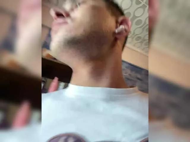 Freechat Xzibitzi on BongaCams