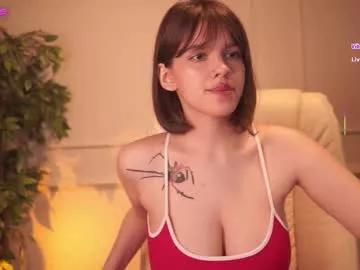 adalyn_glow on Chaturbate 