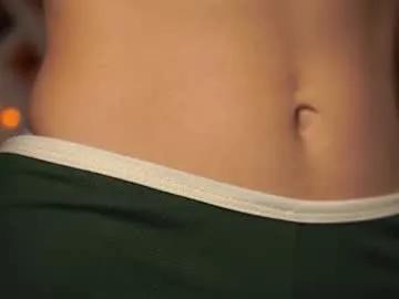 beckymadsons —  Let's reach 60000+ TODAY! I'm a #teen #18, #new #shy here, but already the best #bigass on CB  - Goal: Air Kiss  [15 tokens left]