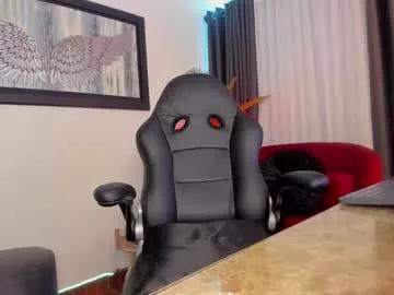 belladiamond18 on Chaturbate 