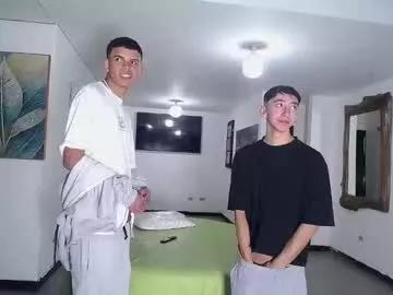 Freechat benz_boys on Chaturbate