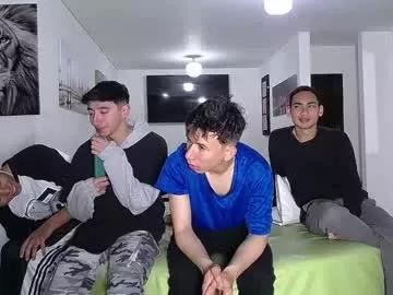 Freechat benz_boys on Chaturbate