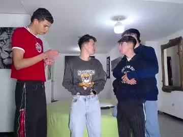 Freechat benz_boys on Chaturbate