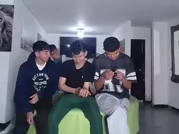 Freechat benz_boys on Chaturbate