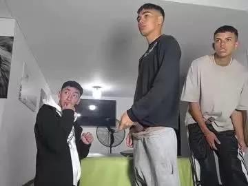 Freechat benz_boys on Chaturbate