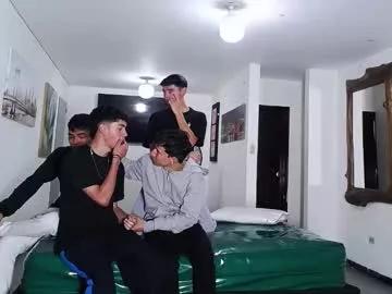 Freechat benz_boys on Chaturbate