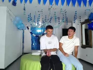 Freechat benz_boys on Chaturbate