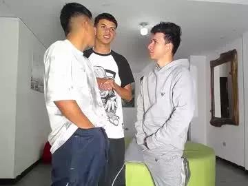 Freechat benz_boys on Chaturbate