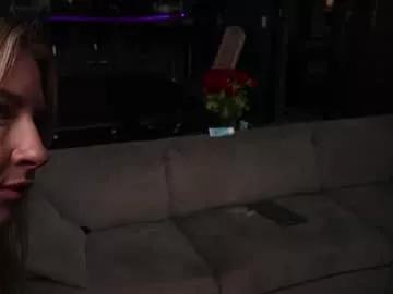 Freechat blondefoxsilverfox on Chaturbate