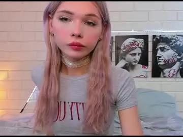 blondy_fina — Stroke my dick to make hard  [656 tokens left] #new #teen #trans #anal #18