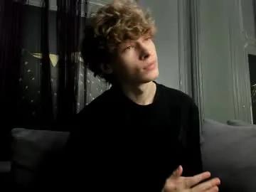 Freechat curlytwinkboy on Chaturbate