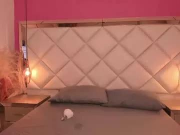 Freechat daphne_and_roger on Chaturbate