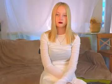 darceyheyd — GOAL: connect my toy? [150 tokens remaining] Welcome to my room! #new #shy #skinny #blonde #18