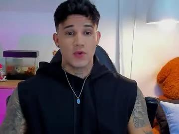 deymon_scott — naked - Multi Goal: striptease [369 tokens left] #dildo #fit #bigass #muscle #nipples