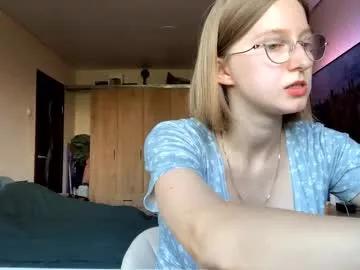 earleneaxley — GOAL: Hi Katie [2 tokens remaining] Welcome to my room! #cute #shy #pregnant #bigboobs #new
