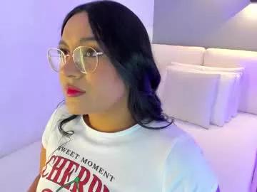 Freechat ellamontoya on Chaturbate