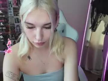 evelinalu — GOAL: doogy [66 tokens remaining] Welcome to my room! #teen #blonde #18 #lovense #nonude