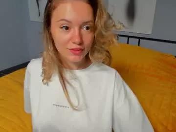 Freechat foxy_blond on Chaturbate