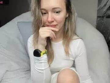 Freechat foxy_blond on Chaturbate